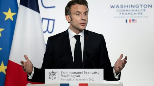 Emmanuel Macron prévoit une année 2023 "difficile" avant une "reprise" en 2024