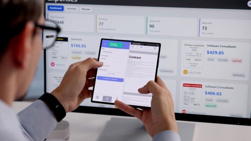 How To Multitask On A Foldable Phone