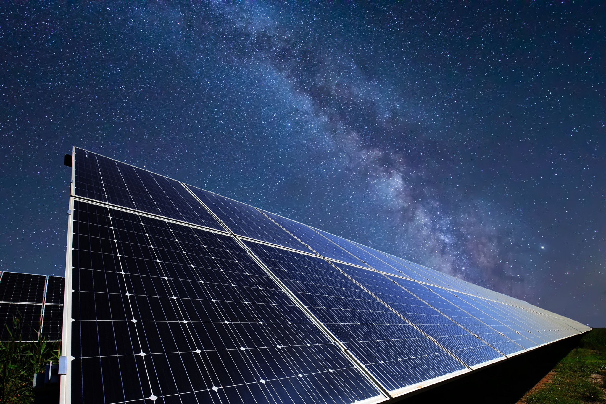 Breakthrough: Ultra-Thin Crystal Solar Panels Achieve 1,000x Power Efficiency Leap