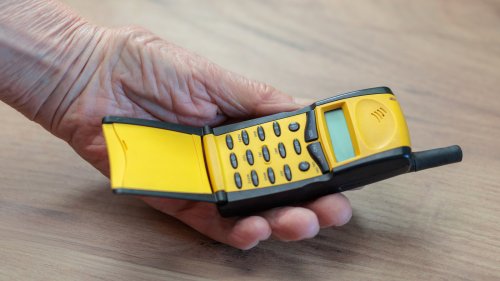 Sending A Text With '90s Tech Looked Totally Different Than Today