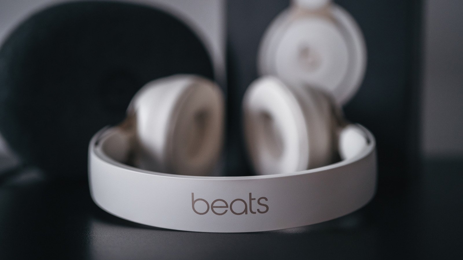 Disadvantages Of Beats Headphones - cover