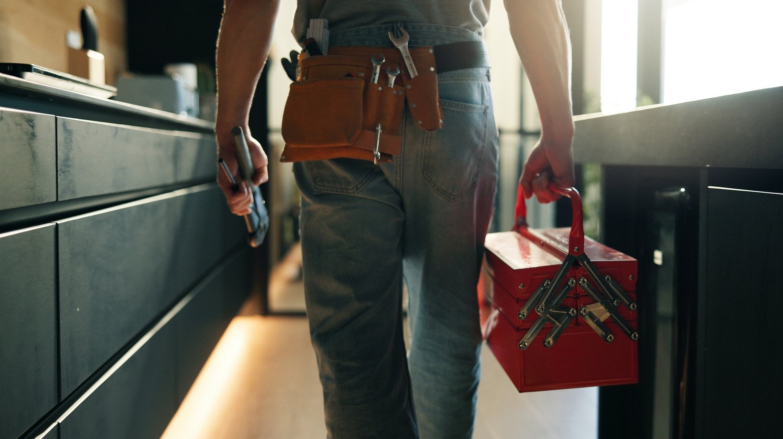 Gadgets Perfect For Any Handyman - cover