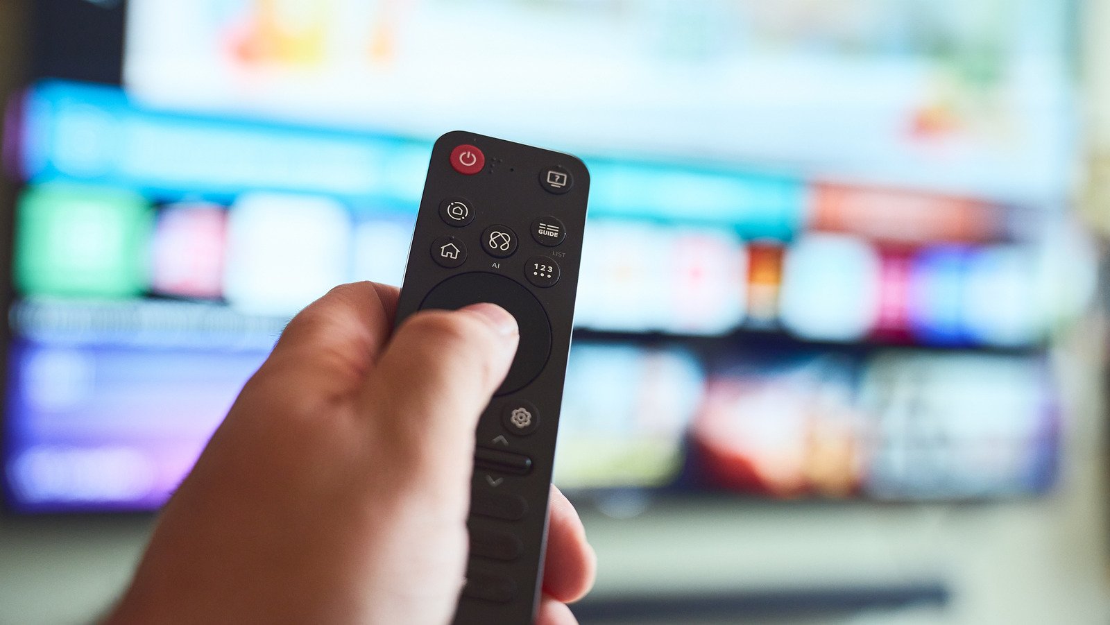 Free Smart TV Apps That Everyone Should Download - cover