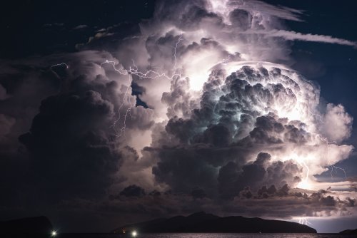 Incredible up-close footage shows a thunderstorm like you’ve never seen before