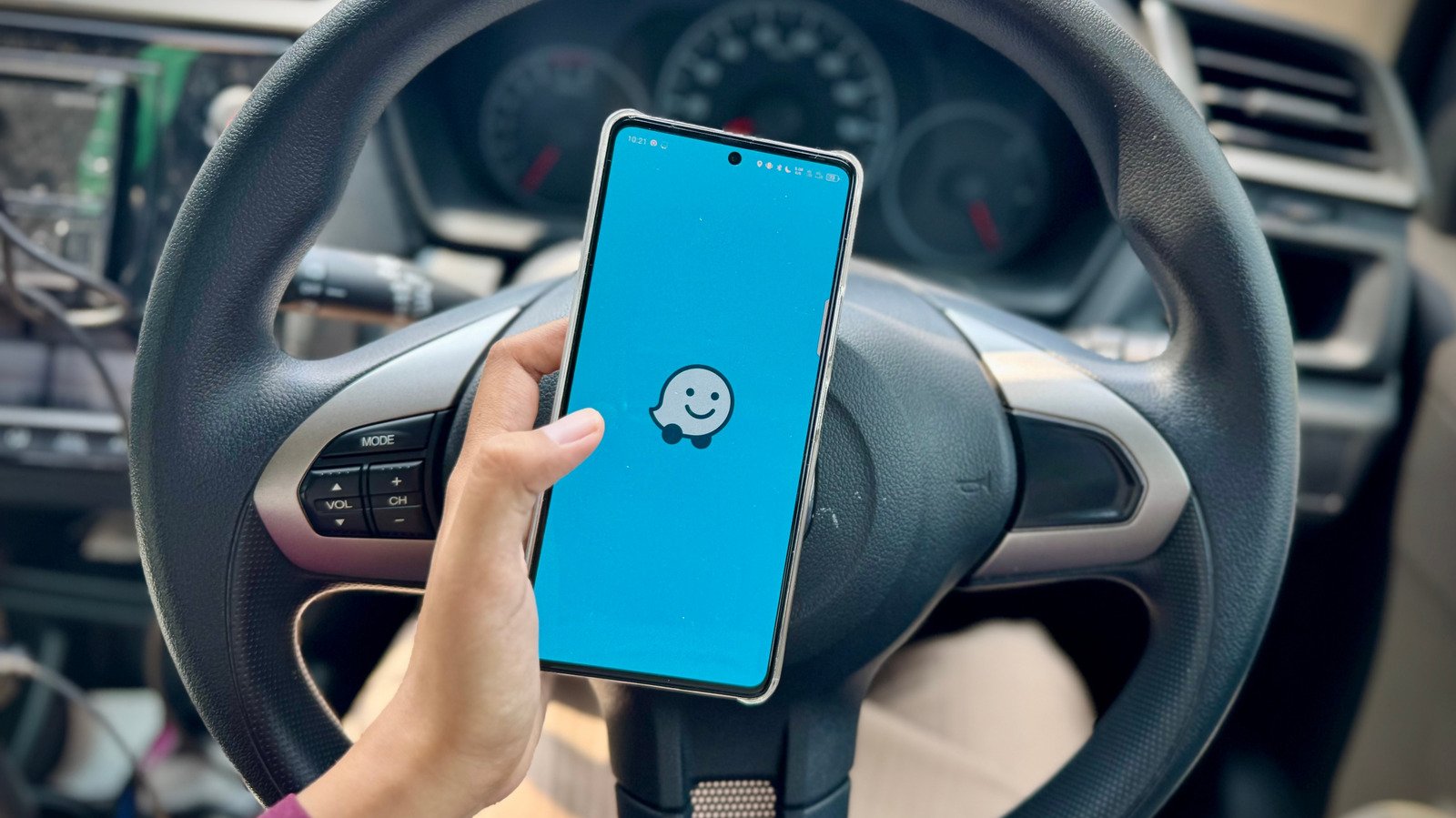 Every Waze Driver Should Use This - cover