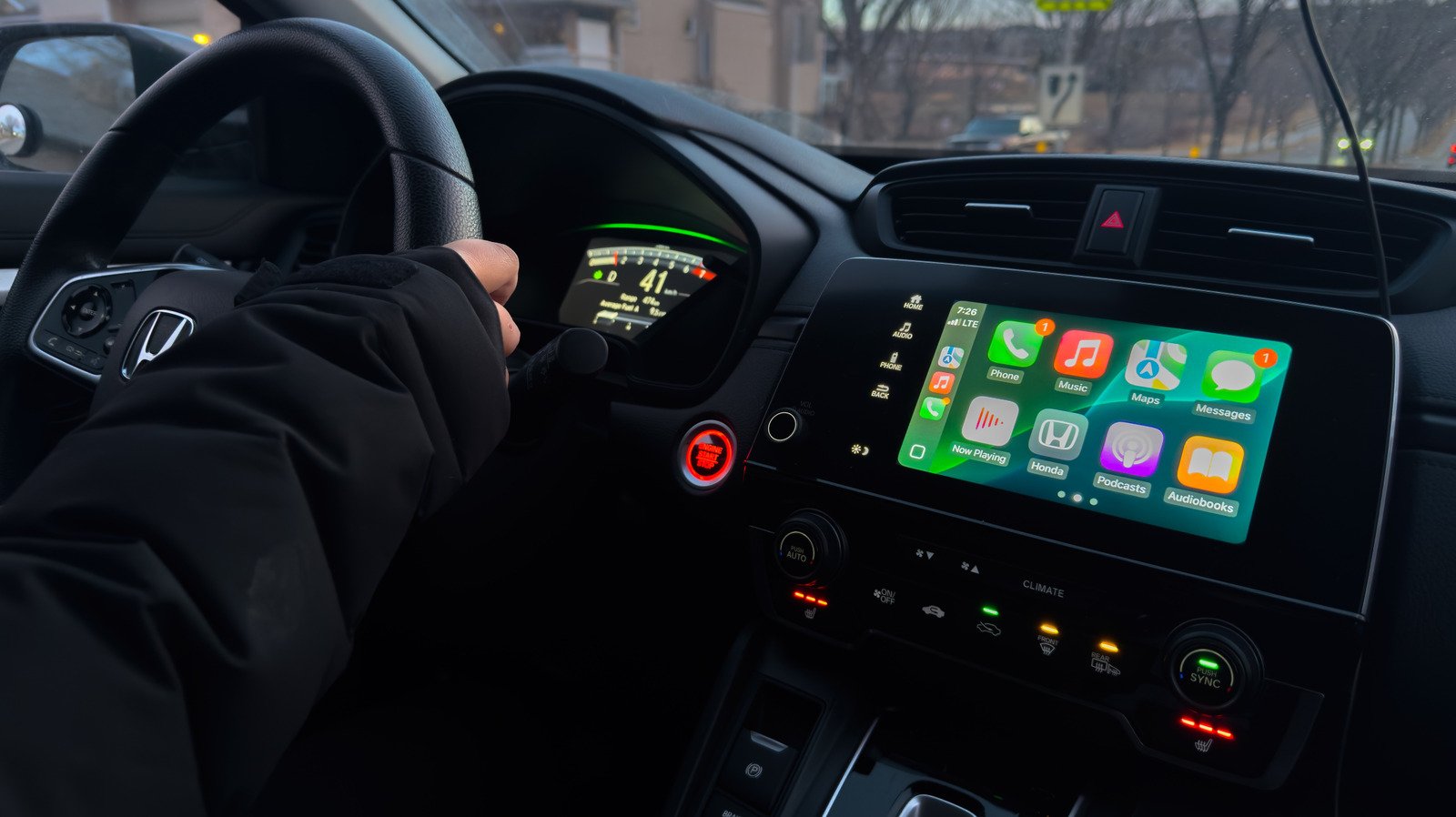 Apple CarPlay's Newest Features You Totally Missed - cover
