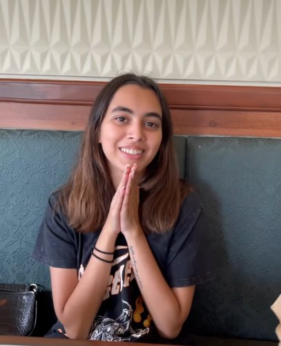 Anurag Kashyap’s daughter Aaliyah pays lunch bill, proud papa records moment