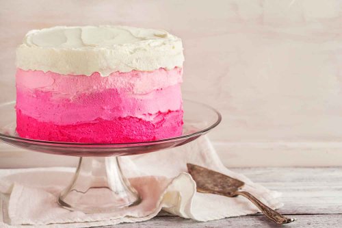 These 5 tips will have you decorating a cake like pro