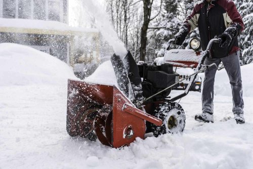 How to Use a Snowblower to Clear Your Home's Walkways