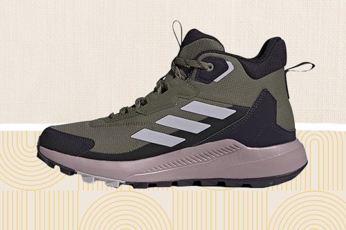 Employees at My Local Garden Center Were All Wearing the Same Waterproof Shoes—and You’ll Never Guess the Brand