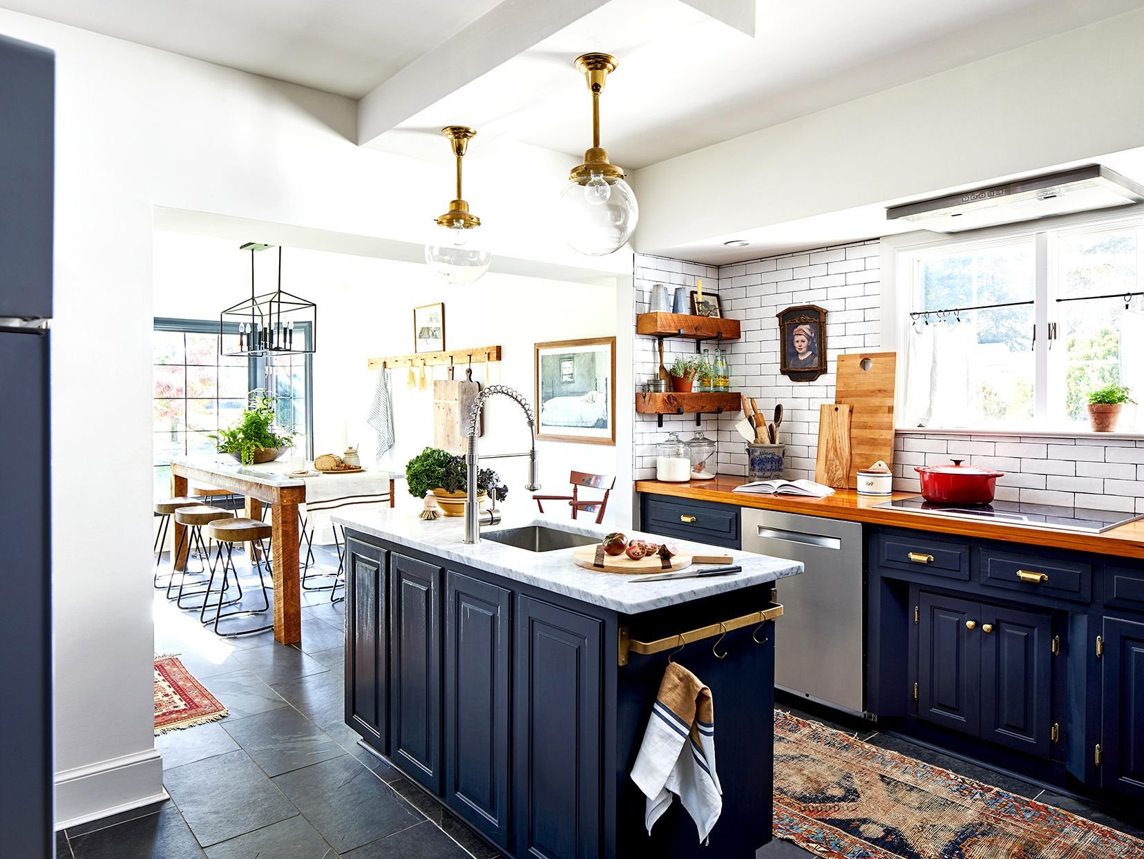 17 Blue Kitchen Color Schemes That Highlight This Classic Color