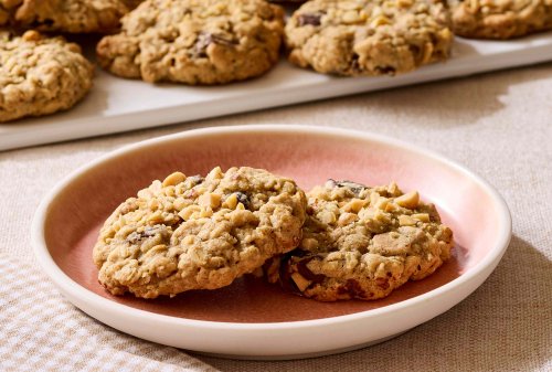 John Legend’s Loaded Oatmeal Cookies Taste Like They Came From a Bakery