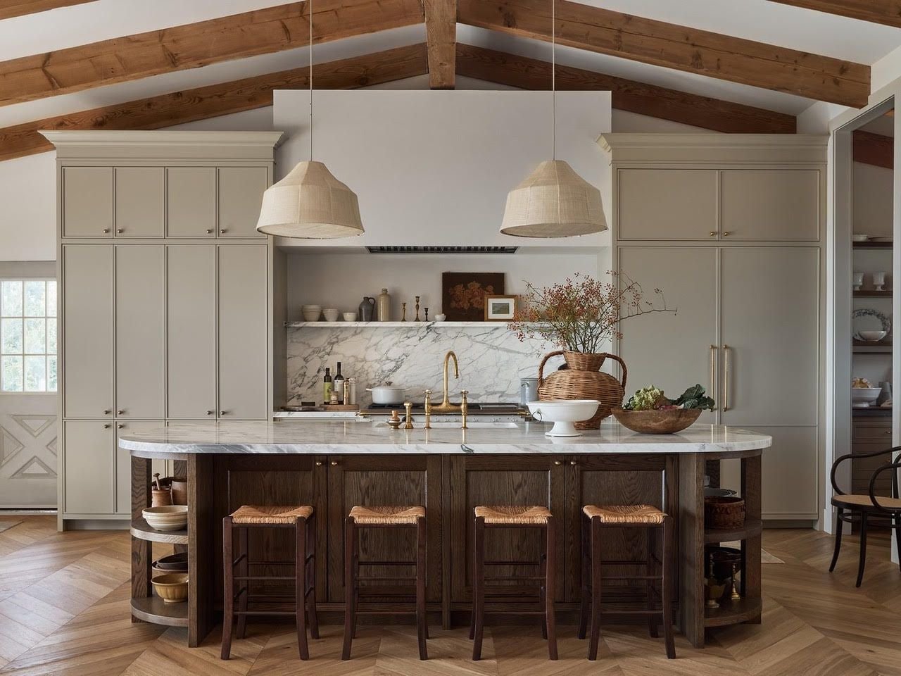 Curved Kitchen Islands Are a Top 2023 Kitchen Design Trend