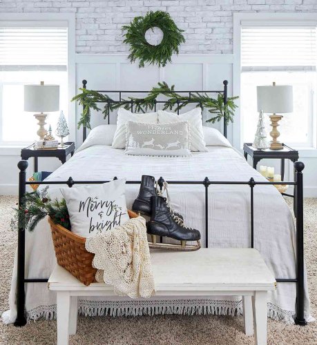 9 Cozy Bedroom Christmas Decor Ideas