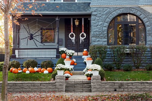 31 Festive Halloween Porch Decor Ideas