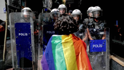 Polizei verhaftet 373 Menschen bei CSD in Istanbul