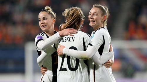 Frauenfußball: Deutsche Nationalmannschaft fährt zu Olympia! | Fußball