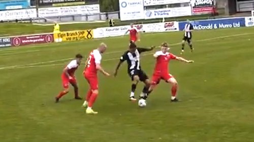 Amateur-Kicker macht ALLE nass!