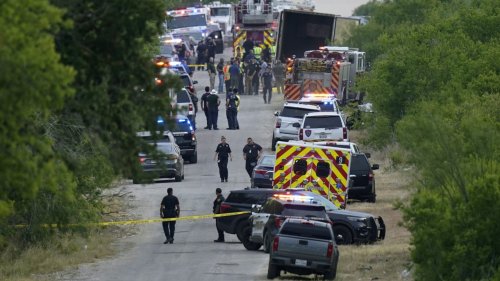 Mindestens 40 Tote in

Truck entdeckt