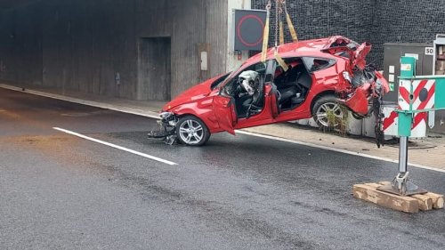 Mann für BMW in Wohnung überfallen und gefesselt