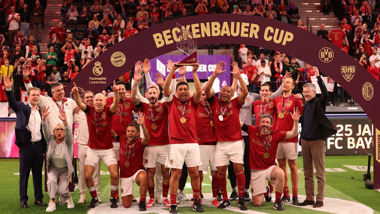 Hinter den Kulissen beim Beckenbauer-Cup: Wer sich blutige Knie holte, warum Effe und Auge passen mussten