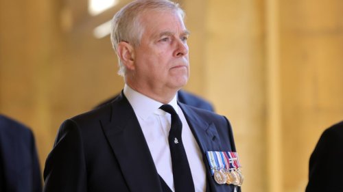 Prinz Andrew will
sich Prozess stellen