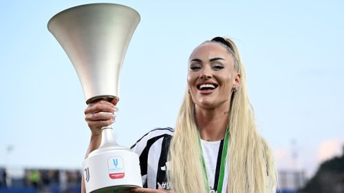 Fan-Kritik an ihrem Aussehen: Mutter verteidigt Alisha Lehmann