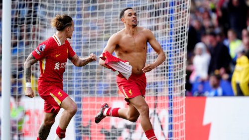 „Er sollte nicht von Beginn an spielen“: Carragher schießt gegen Alexander-Arnold