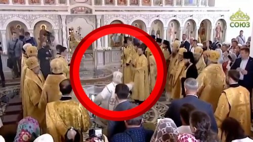 Putin-Patriarch Kyrill rutscht auf Weihwasser aus