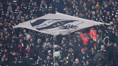 Conference League: Medizinischer Notfall bei Pleite von Eintracht Frankfurt gegen PAOK | Fußball