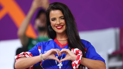 Miss Kroatien postet Oben-ohne-Foto