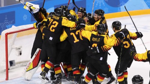 Sensations-Sieg gegen Schweden | Eis-Wunder! Deutschland steht im Halbfinale | Olympia