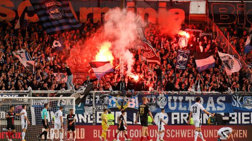 Relegation: Pyro-Skandal! Randale-Relegation in Wehen | Fußball