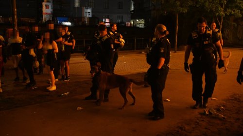 Polizei beendet Party mit 1000 Feierwütigen!