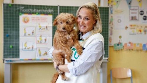 Promis und ihre Haustiere: Janine Kunze und ihr Hund Krümel