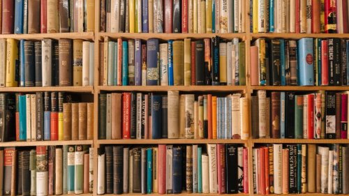 Bücherei bekommt Kochbuch zurück – nach 50 Jahren