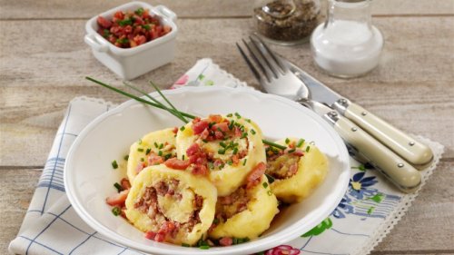 Sächsische Wickelknödel: Aromatisch würzig mit leckerem Speck