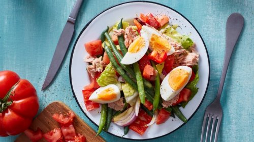 Bunter Salat mit Thunfisch und Ei