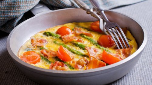 Frittata mit grünem Spargel und Speck