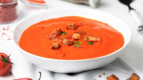 Unsere Tomaten-Sellerie-Suppe bringt Farbe & Geschmack in den Winter