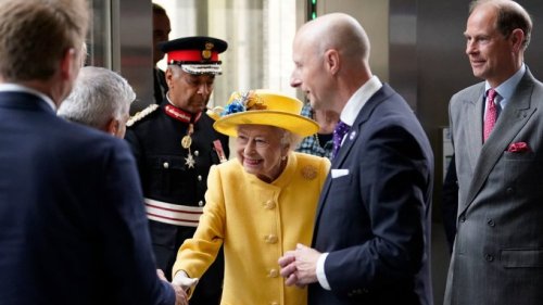 Queen begeistert in London mit einem überraschenden Auftritt