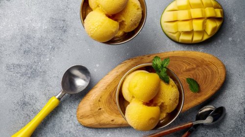 Fruchtig-cremiges Mango-Joghurt-Eis aus nur 3 Zutaten