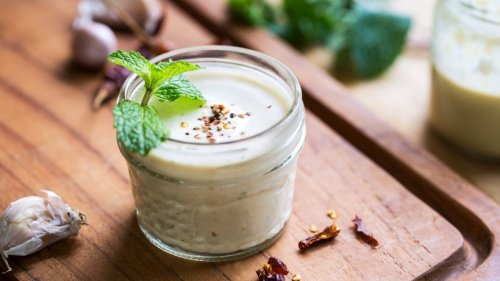 Knoblauch-Zitronen-Dressing für kunterbunte Salate