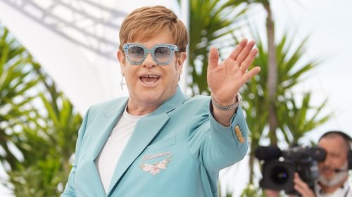 Elton Johns Fitnessroutine: Täglich durch den Pool laufen