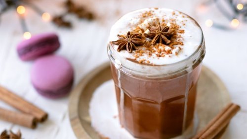 Perfekt zum Einkuscheln: Heiße Schokolade mit Milchmädchen