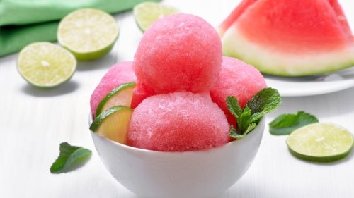 Eis selbst machen: Heute gibt's fruchtiges Melonensorbet mit Erdbeeren