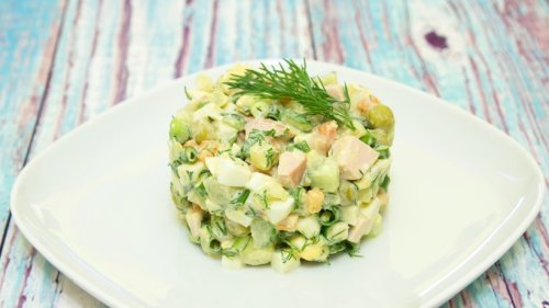 Persischer Kartoffelsalat mit Hähnchen und Erbsen