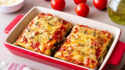 Mediterrane Bärlauch-Lasagne mit Gemüse und frischen Tomaten