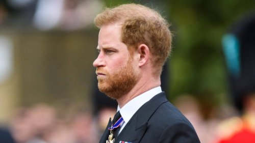 Hat Prinz Harry vom Tod der Queen aus dem Internet erfahren?