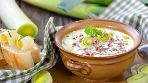 Vegane Käse-Lauch-Suppe mit Veggie-Hack